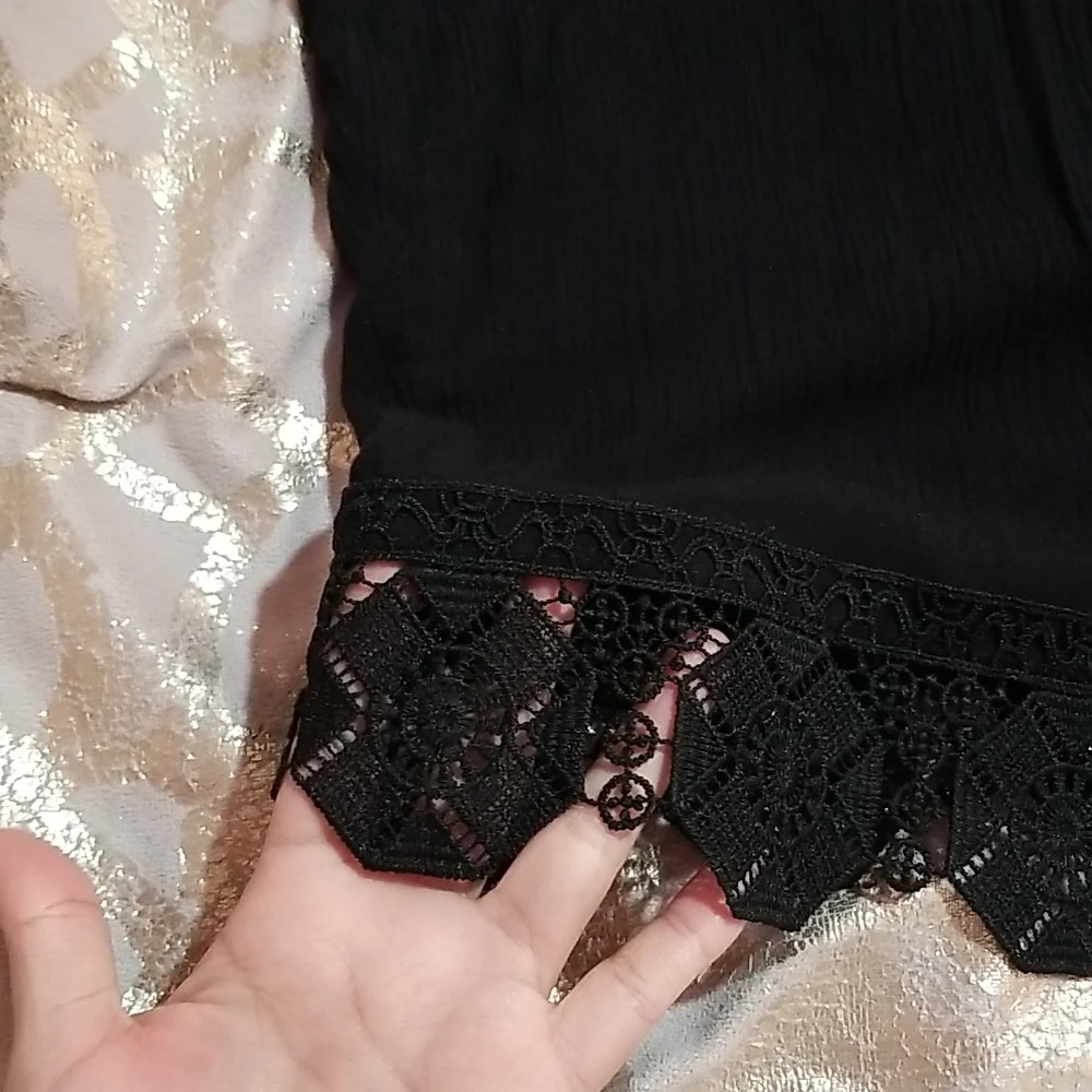 6/$25 Xhilaration Black Top - Picture 3 of 8
